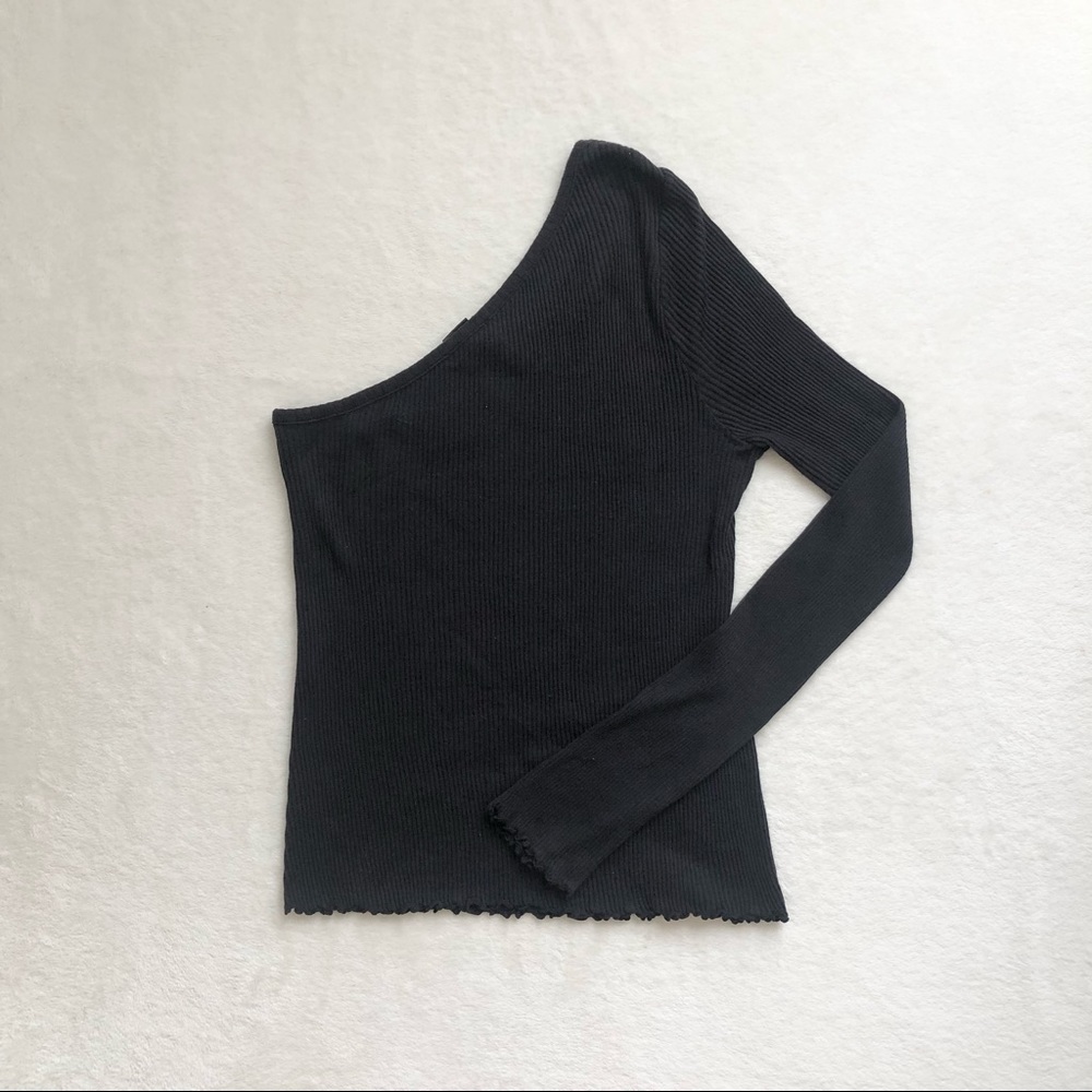 PRISCAvera One Shoulder Top - Picture 3 of 3